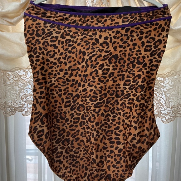 Gottex ladies strapless leopard print with floral bodice bathing suit, - Picture 3 of 5